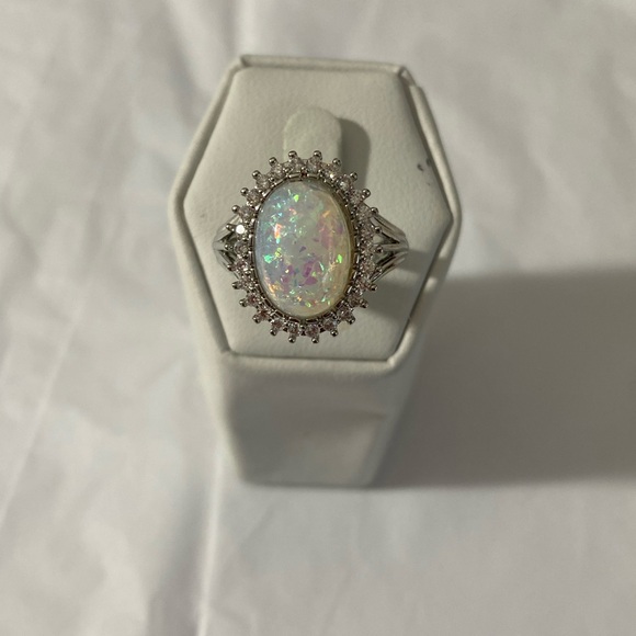 EMERALD FLOWER WEDDING BRIDAL ENGAGMENT PROMISE RING - Picture 5 of 10